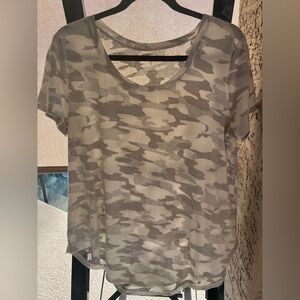 NWOT SZS Grace & Lace loose fit Camouflage Print Tee. Very soft. Wide scoop neck